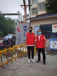 市J9集团国际站官网集团一线战“疫”之：“帅飞了”组合秒变“救火勇士”，“暖心”大白全心全意为居民服务